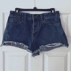 Free People Cutoff Button Fly Dark Denim Blue Shorts - Size 29 - Like New